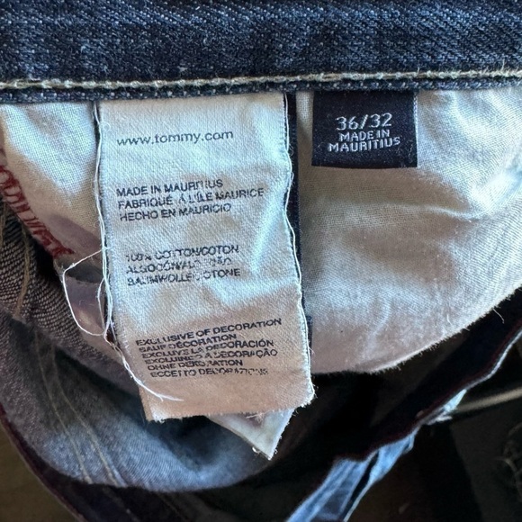 Tommy Hilfiger Men's Blue Denim Jeans, Size 36, Classic Straight Fit, Pre-Owned - Picture 6 of 9